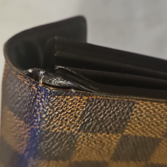 Louis Vuitton Damier Sarah Long Wallet - Picture 6 of 17